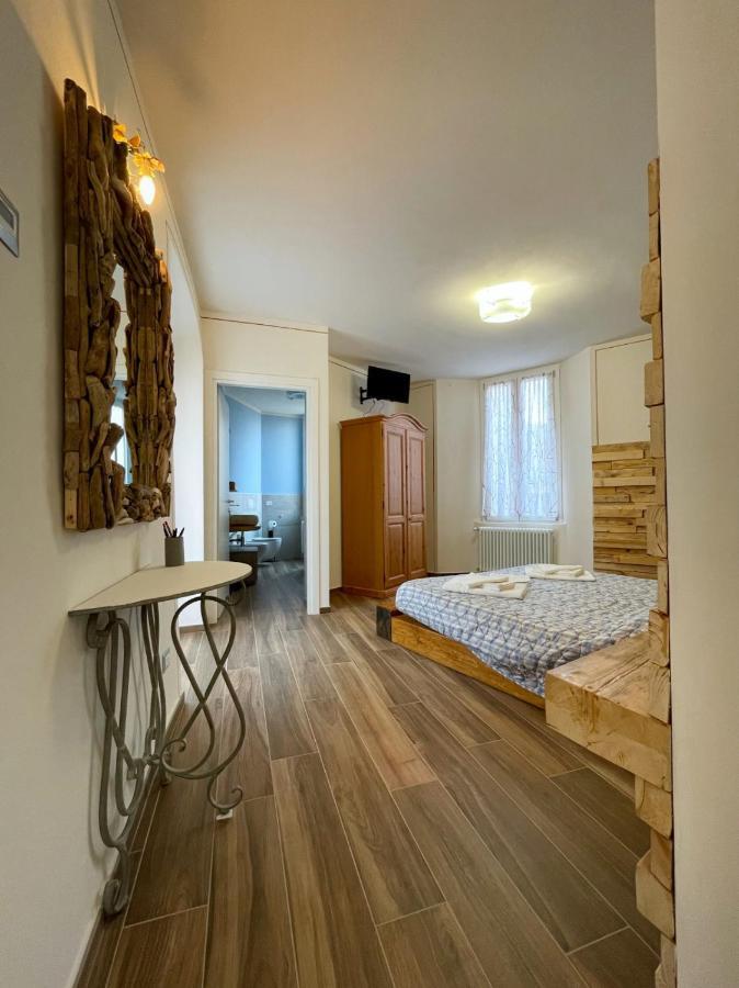 Ca De Mez Apartment Luino Bagian luar foto
